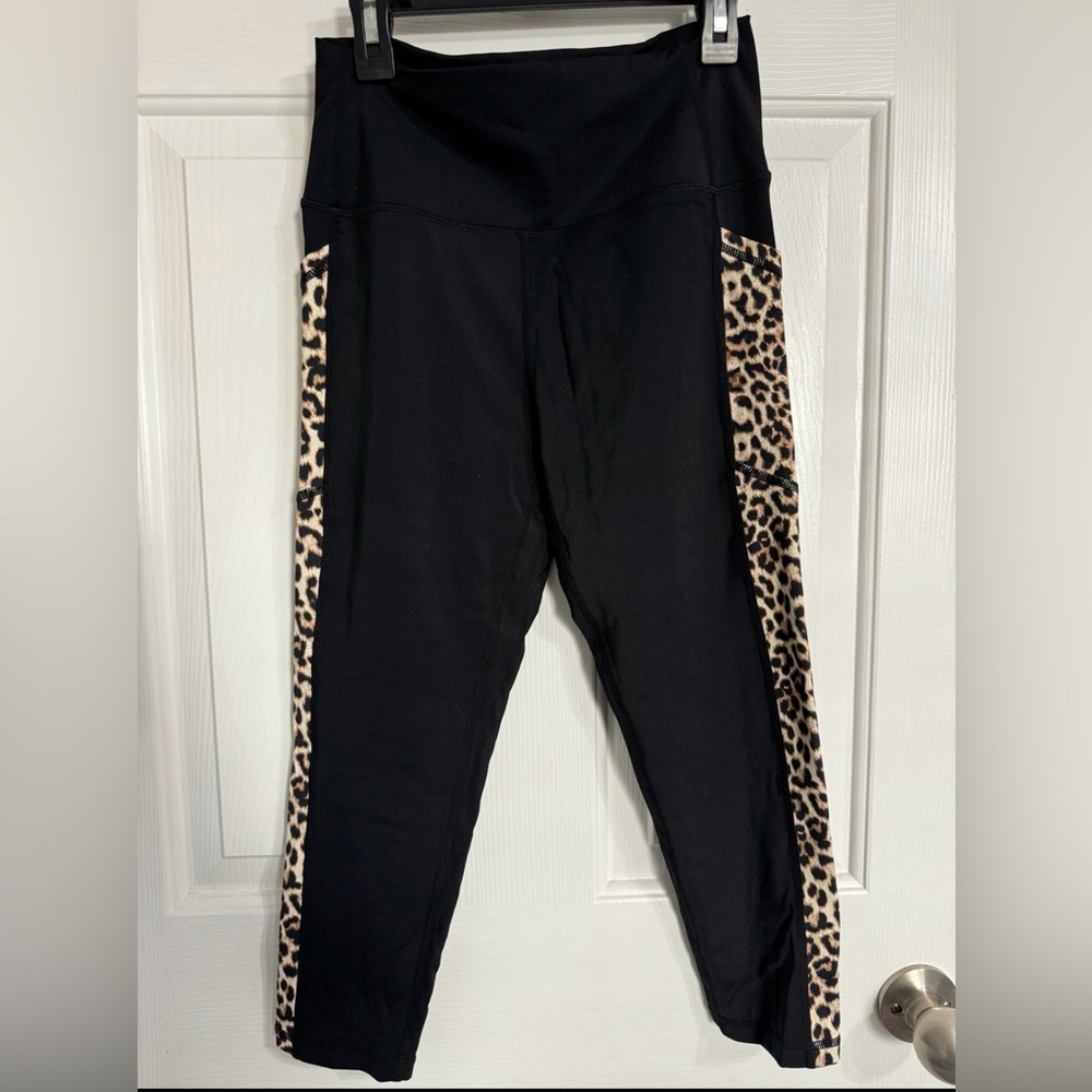 Zyia Active.Brilliant.High rise.Capri. Leopard.Large 8-10.